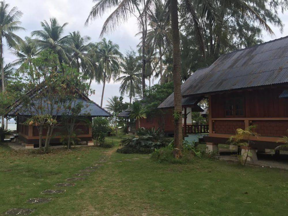 Chaloklum Bay Resort Exterior photo